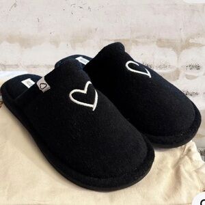 Project Cloud Black memory foam Slippers with White Heart gift bag Valentines